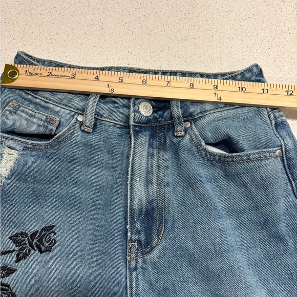PacSun Blue Mom Jeans with Black Floral Design - Picture 5 of 11